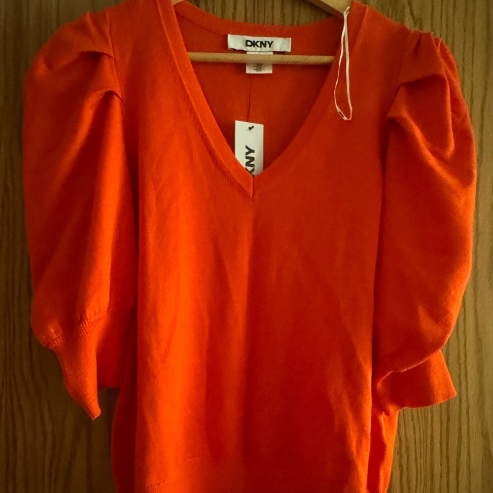 DKNY short sleeves sweater